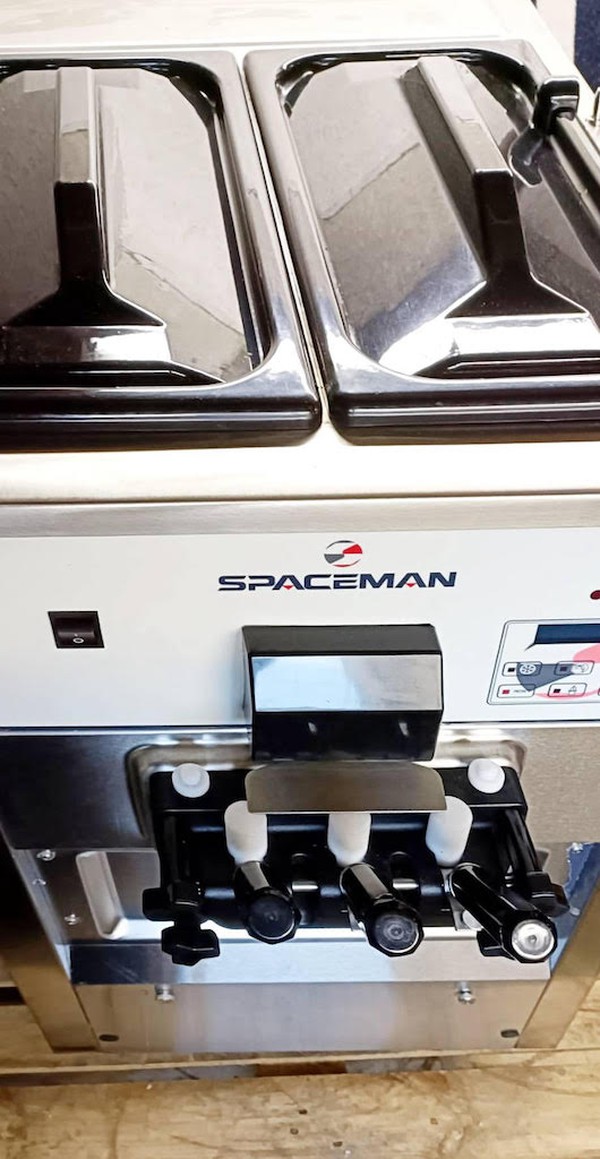 Spaceman T29 Countertop Soft Ice Cream Machine - Clitheroe, Lancashire 5