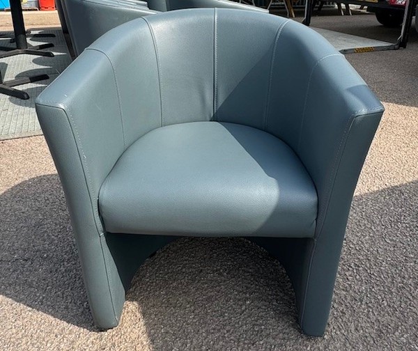 Secondhand 10x Faux Leather Bucket Chairs