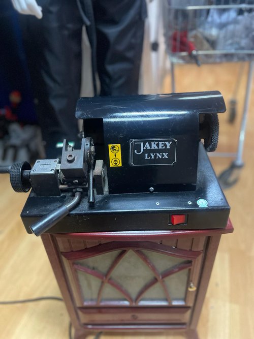 Used Jakey key cutting machine Used Jakey key cutting machine