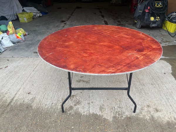 Secondhand 5ft Round Folding Tables For Sale
