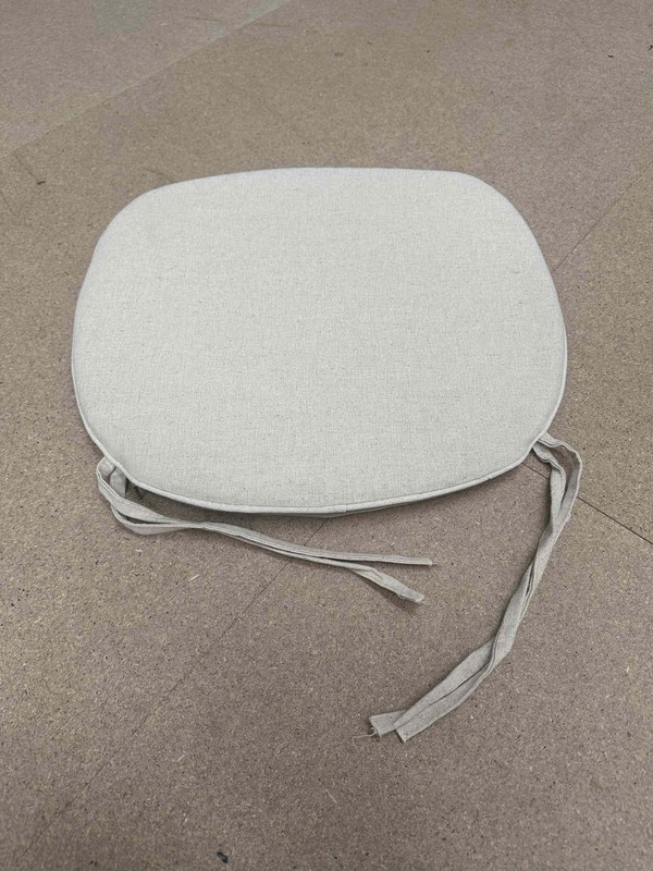 100x Tie-On Chair Cushions (NEW)