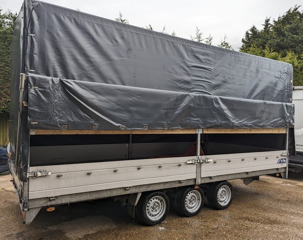 3.5T tri axle tilt trailer side loading