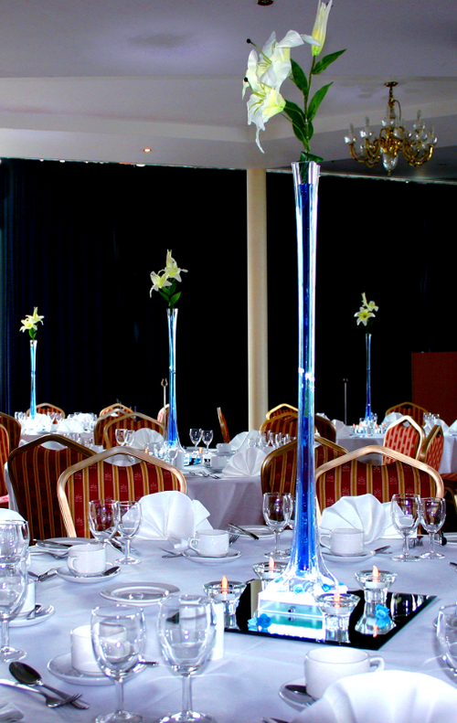 25x 80cm Square Base Lily Vase For Sale