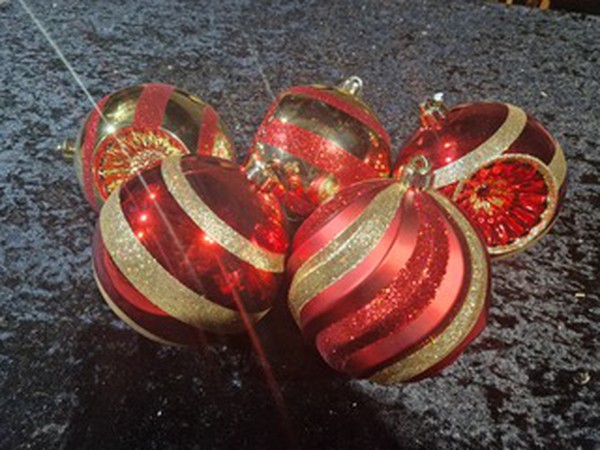 Giant red bauble - 40cm
