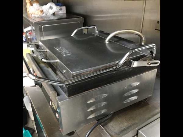 Large commercial panini grill