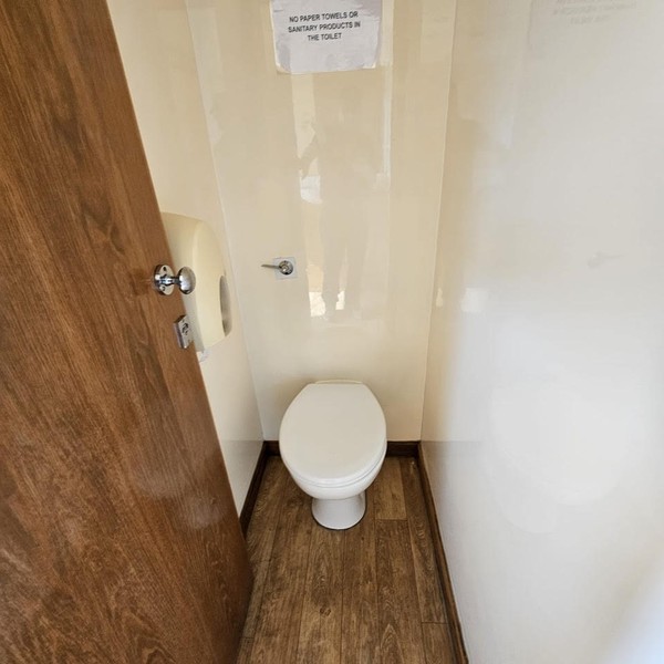 Secondhand Used Luxury 3+1 Toilet For Sale