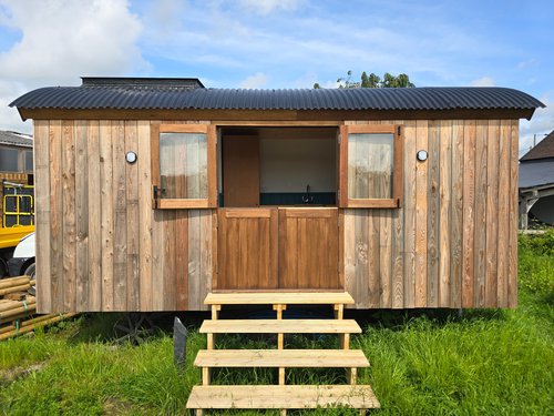 New Unused 2.7m x 5.5m Shepherd Hut For Sale New Unused 2.7m x 5.5m Shepherd Hut For Sale