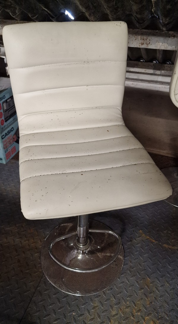 4x Leather Bar Stools For Sale