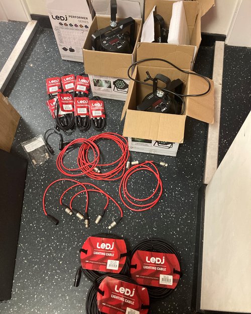Secondhand Used LeDj Performer 18 Hex MKII x6 & T Bar Stands For Sale Secondhand Used LeDj Performer 18 Hex MKII x6 & T Bar Stands For Sale