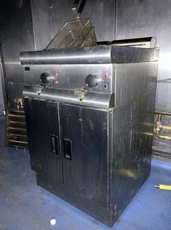 Secondhand Lincat Twin Tank Electric Fryer For Sale