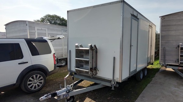 Secondhand Trailer Toilet 2+1 For Sale