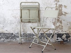 Secondhand Vintage Chairs White Folding For Sale
