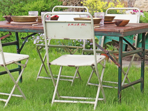 Secondhand Used Vintage Chairs White Folding
