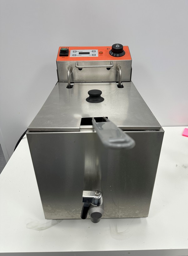 Secondhand Single Electric Fryer 8L For Sale