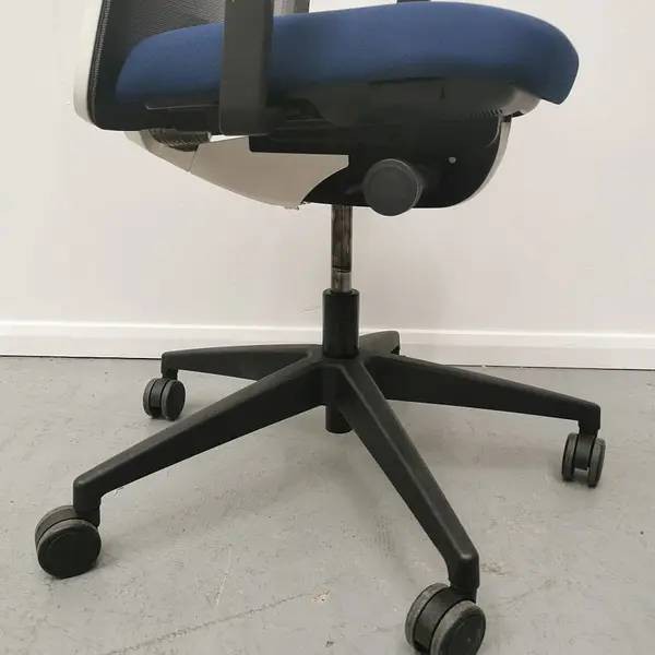 Swivel desk chair base