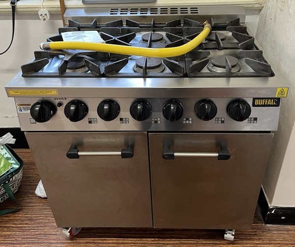 Secondhand Buffalo CT253 Gas Range Cooker For Sale