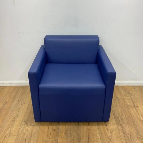 Secondhand 112x Blue Reception Armchair For Sale Secondhand 112x Blue Reception Armchair For Sale