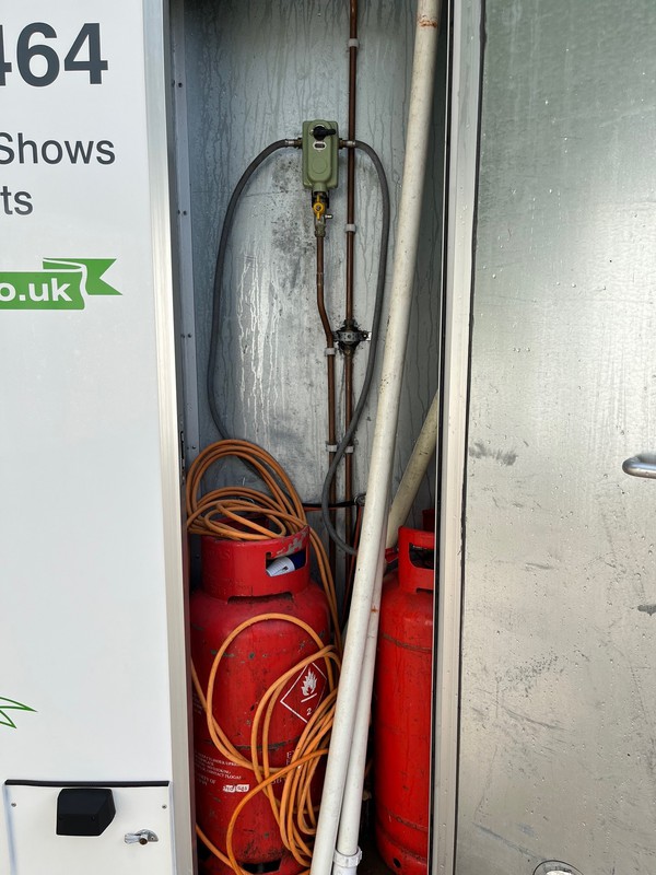 Secondhand 2 Bay Trailer Shower