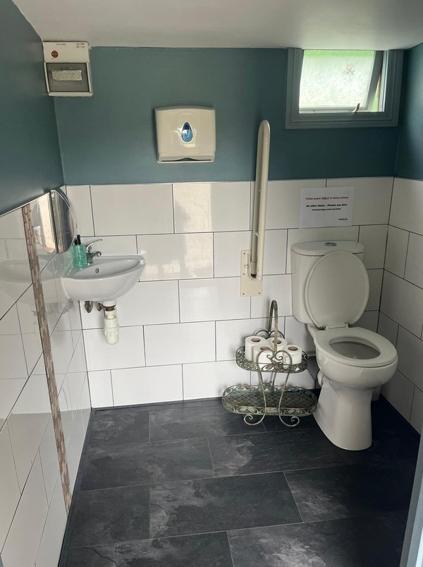 Secondhand Used 2+1 Static Toilet Block