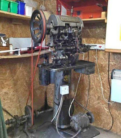 Outsole cobblers sewing machine Outsole cobblers sewing machine