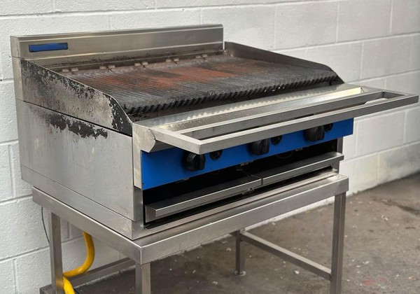 Secondhand Blue Seal G596 Gas Chargrill With Stand