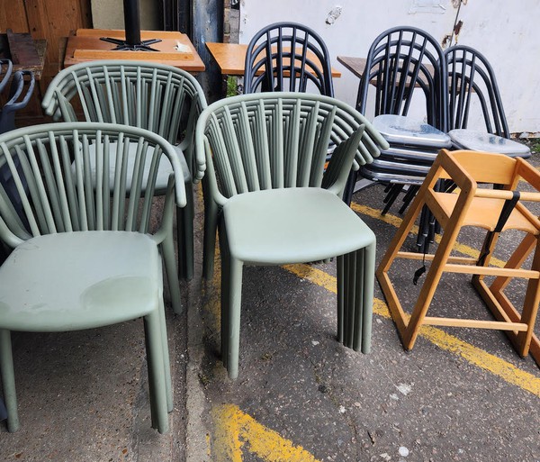 33 outdoor chairs for sale