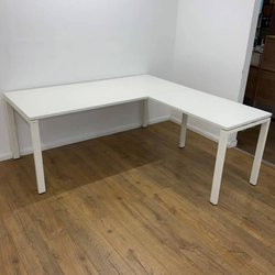 Bene White 1800mm Radial Desk