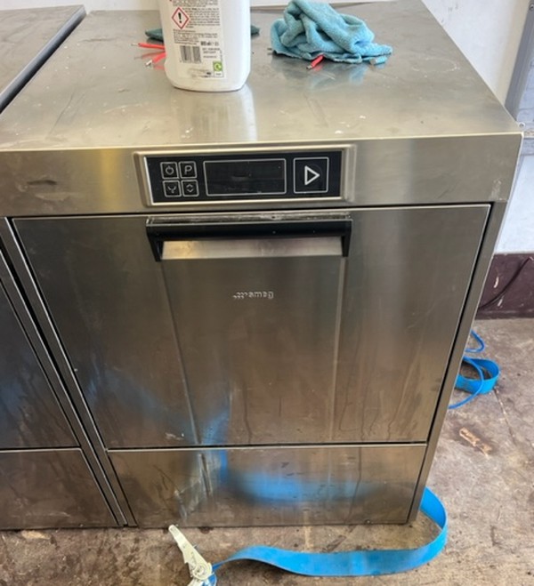 Secondhand 2x Smeg Multi Phase Glass Or Dishwasher For Sale