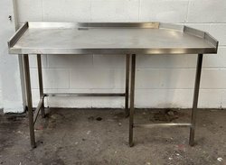 Secondhand 158cm Stainless Steel Table With Curved Edge For Sale