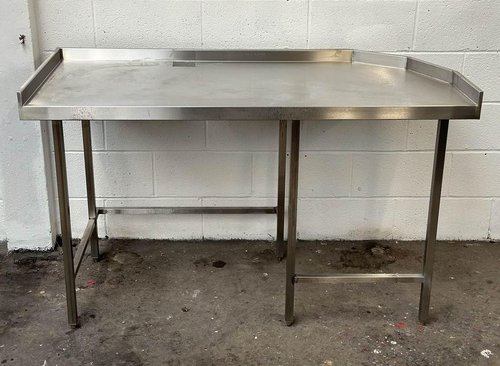 Secondhand 158cm Stainless Steel Table With Curved Edge For Sale Secondhand 158cm Stainless Steel Table With Curved Edge For Sale