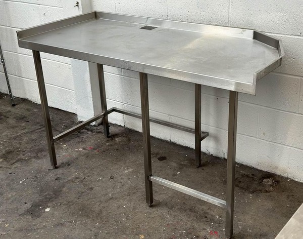 Secondhand 158cm Stainless Steel Table With Curved Edge