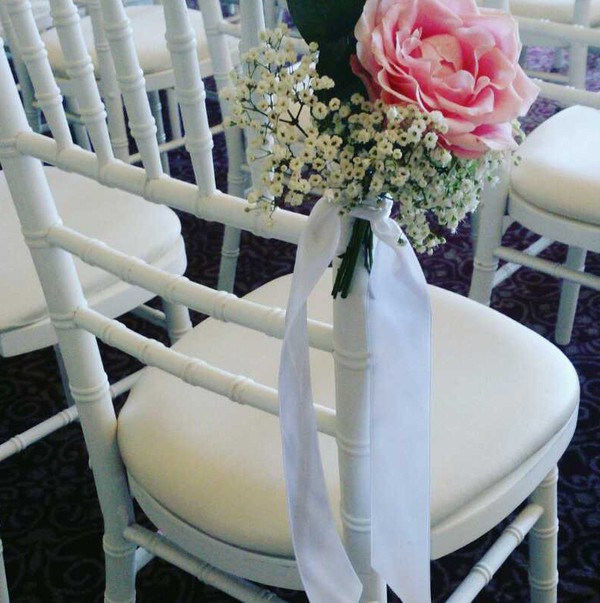 Secondhand 97x White Chiavari Chairs, Seat Pads, Covers