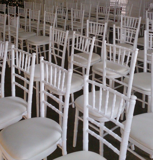 Secondhand 97x White Chiavari Chairs, Seat Pads, Covers For Sale