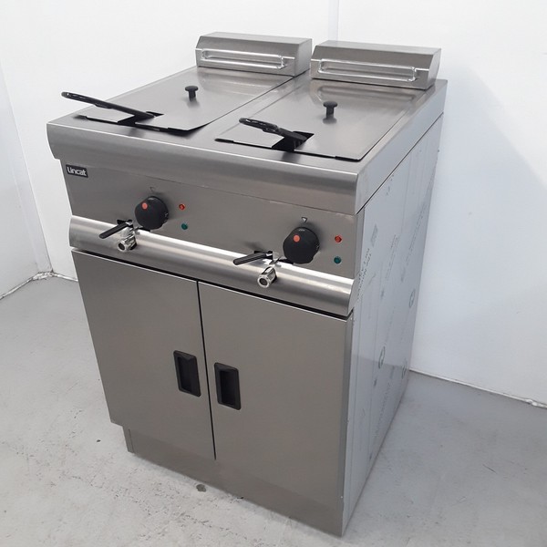 B Grade Lincat Double Tank Electric Fryer 2x 9 Litre J18 For Sale