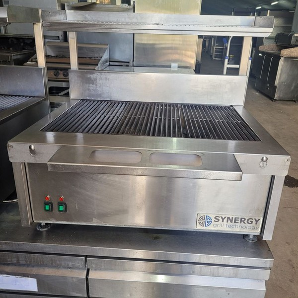 Buy Used Synergy Grill ST900 Gas Trilogy Chargrill