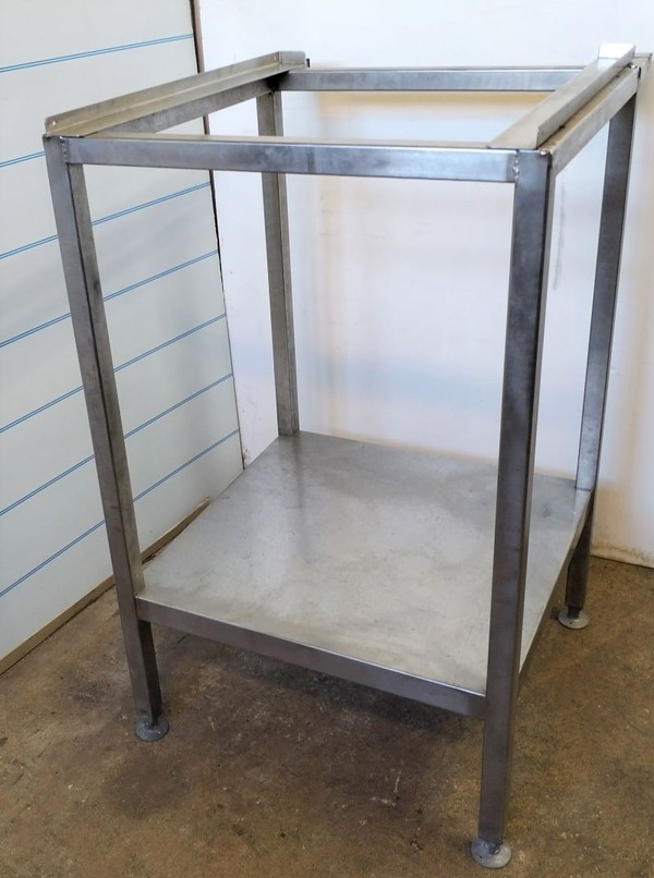 Oven stand for Eikon e3 ovens