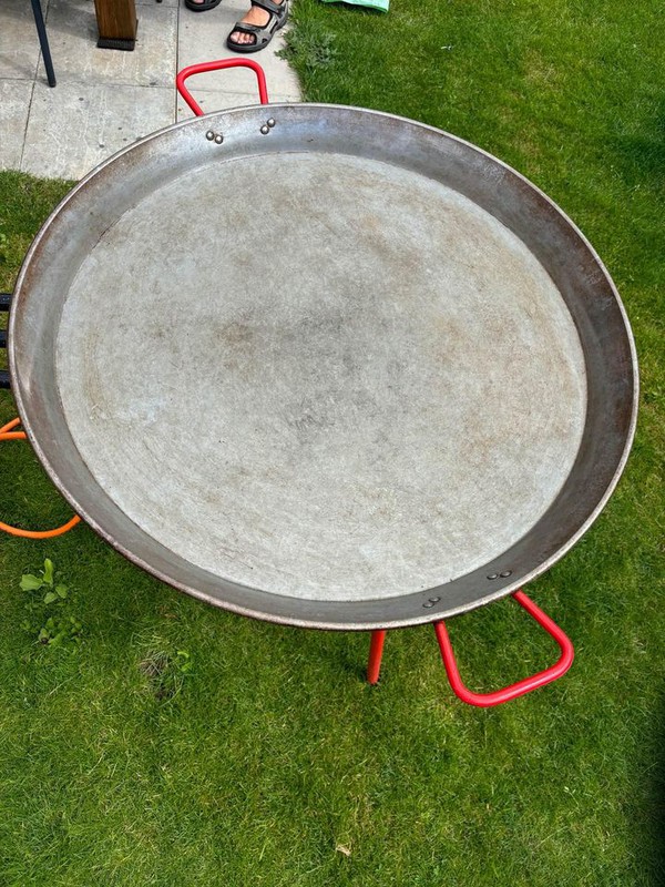 Paella Pans and Burner