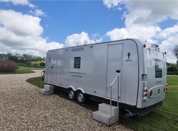 Luxury Silver 2+1 Toilet Trailer Unit - Somerset 1