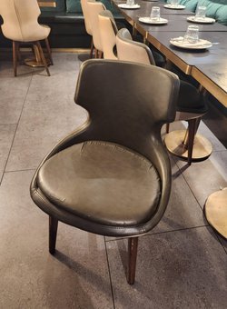 Secondhand 20x Leather Restaurant Chairs For Sale