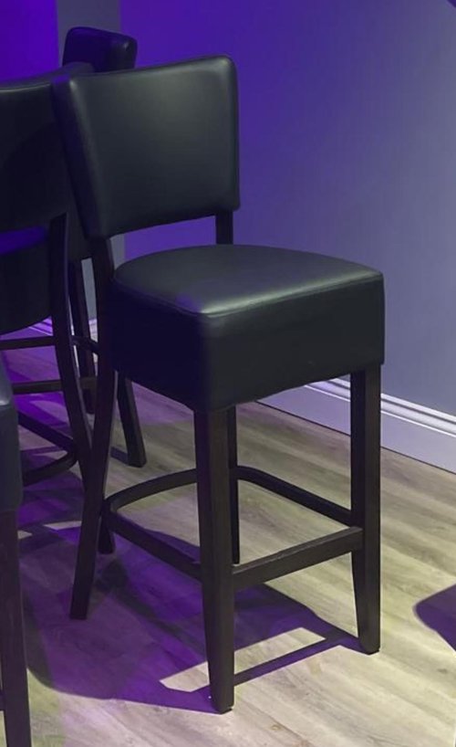 10x Black Bar Stools For Sale 10x Black Bar Stools For Sale