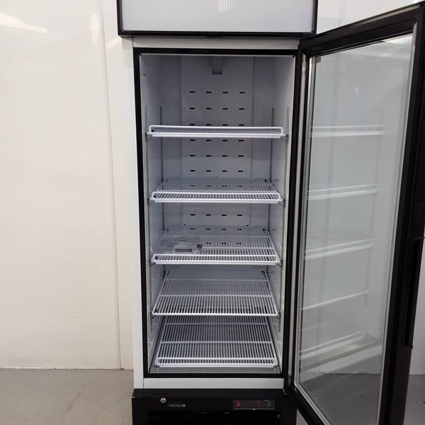 Shop display fridge with glass door