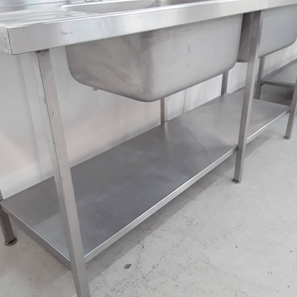 Free standing kitchen sink