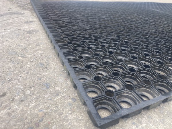 Rubber Honeycomb Inside/Outside Mats