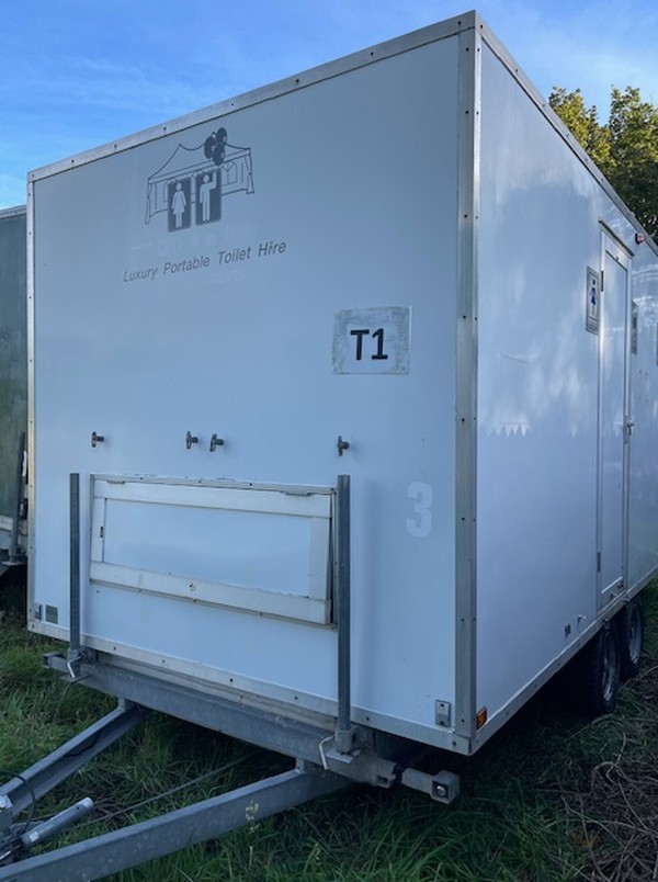 Used 3 + 2 Toilet Trailer For Sale