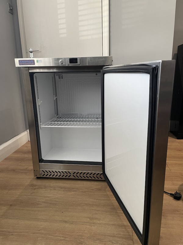 Buy Used Arctica HEC907 Under-counter Fridge