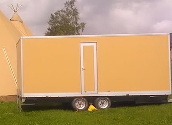 2 + 1 Tipi Coloured Toilet Trailer Unit