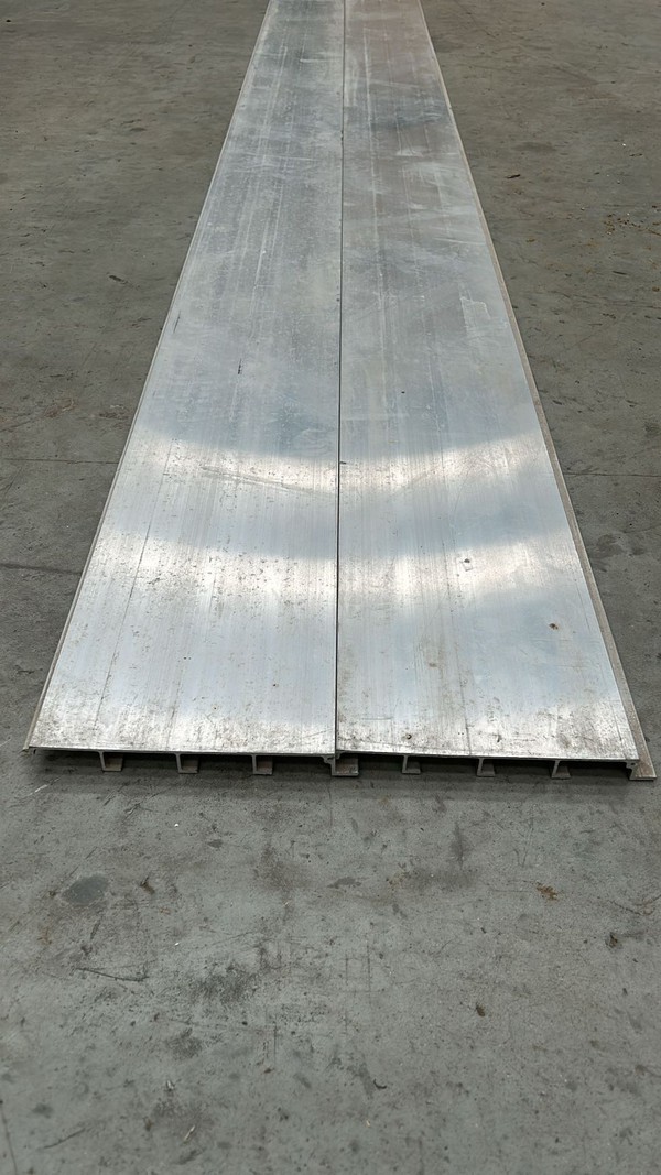 Secondhand Aluminium Cassette Flooring For Sale