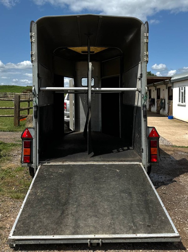 back Ramp horse box