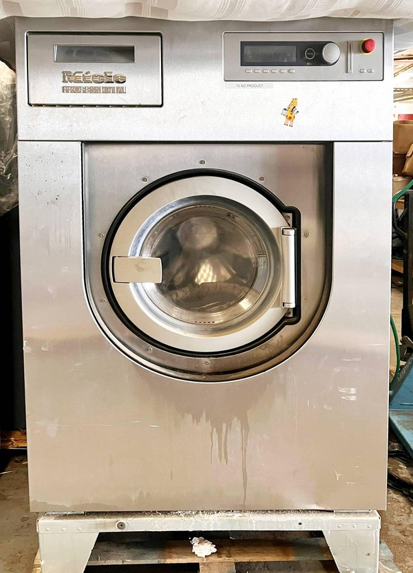 Secondhand Used 2x Miele Steam Washers And 2x Steam Dryers For Sale