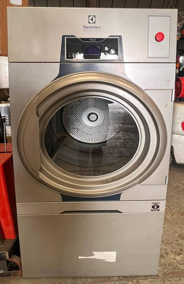 2x Electrolux WH6-20 Washer And 2x TD6-30 Gas Dryers For Sale